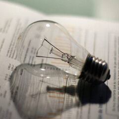 Nuevas franjas horarias en la factura de la luz: ¿puedo contratar dos potencias con la tarifa PVPC?