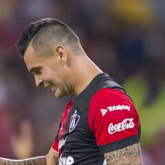 El vergonzoso penalti de Milton Caraglio en la derrota de Atlas