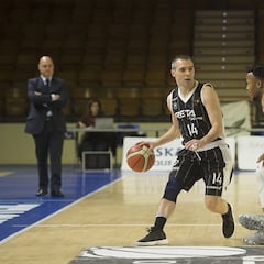 El Bilbao Basket abusa de un triste Araberri en Mendizorroza