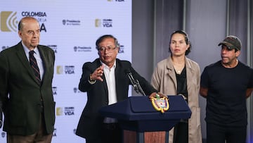 Bogotá. Enero 9 de 2024. El presidente Gustavo Petro convocó una reunión con el Gobernador del Atlantico, Eduardo Verano, el alcalde de Barranquilla, Álex Char, el presidente del Comité Olimpico, Ciro Solano, la ministra del deporte, Astrid Rodriguez y el ministro de relaciones exteriores, Alvaro Leyva, para buscar recuperar la sede de los juegos panamericanos. (Colprensa - John Paz )