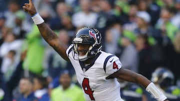 SEATTLE, WA - OCTOBER 29: Quarterback Deshaun Watson #4 of the Houston Texans cheers as DeAndre Hopkins #10 scores a 72 yard touchdown against the Seattle Seahawks in the fourth quarter at CenturyLink Field on October 29, 2017 in Seattle, Washington.   Jonathan Ferrey/Getty Images/AFP
 == FOR NEWSPAPERS, INTERNET, TELCOS &amp; TELEVISION USE ONLY ==