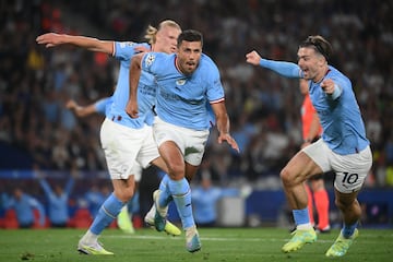 Rodrigo Hernández celebra junto a sus compañeros el gol anotado ante el Inter Milan en la final de la Champions League 2022-23.