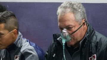 El entrenador, Abel Braga, estuvo con mascarilla durante el partido. "No es humano", dijo al término del encuentro.