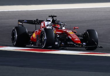 Alonso acumula kilómetros en un Aston Martin impotente