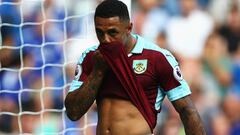 Los tuits homófobos de Andre Gray le costarán una sanción