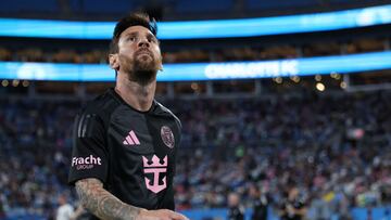 CHARLOTTE, NORTH CAROLINA - SEPTEMBER 13: Lionel Messi #10 of Inter Miami CF reacts after the team's defeat in the MLS match between Charlotte FC and Inter Miami CF at Bank of America Stadium on September 13, 2025 in Charlotte, North Carolina. David Jensen/Getty Images/AFP (Photo by David Jensen / GETTY IMAGES NORTH AMERICA / Getty Images via AFP)