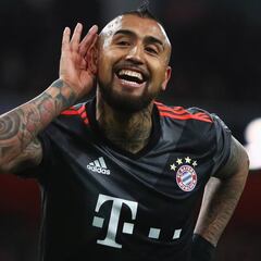 Vidal desbanca a Alexis como goleador chileno en Champions