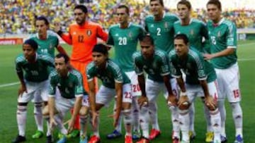 O Globo: 9 mexicanos en un streaptease tras caer con Italia