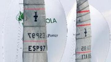 <b>POR EXCESO.</b> Después de varias jornadas en las que el viento no terminaba de aparecer, en el día de hoy la fuerza con la que sopla ha obligado a retrasar el comienzo.