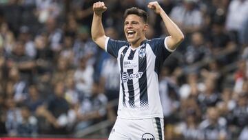 Alfonso González celebra el 3-1 de Monterrey contra Querétaro en la Liga MX