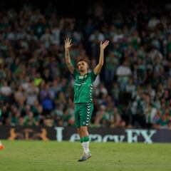 Ceballos deja frío al beticismo y sugiere que renovará