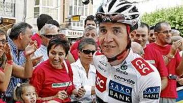 <b>BUSCADO. </b>Carlos Sastre es uno de los corredores más aclamados en salidas y llegadas de la Vuelta.