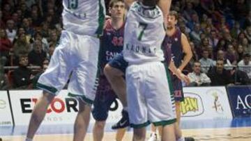 <b>CAJA LABORAL 88 - ZALGUIRIS 92</b>
