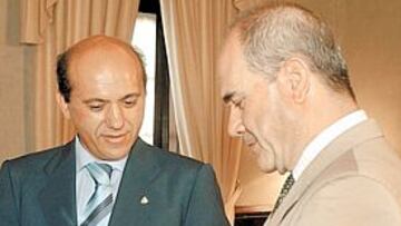 <b>INVITADO DE HONOR. </b>José María del Nido proclamó a Manuel Chaves Primer Embajador del Centenario.