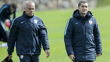 Aspiazu, el segundo entrenador que ve el fútbol en el palco