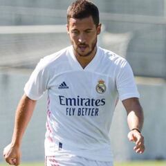 El inseparable complemento de 100.000 euros de Hazard durante sus concentraciones