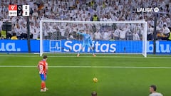 Ni cosquillas le hizo el Bernabéu: para el recuerdo cómo tiró el penalti Julián Alvarez