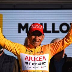 Nairo firma una brutal actuación para superar las 50 victorias