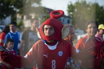 Belleza y color en la previa del duelo entre Chile y Uruguay