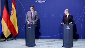 BERLIN, GERMANY - MARCH 18: German Chancellor Olaf Scholz (R) and Spanish Prime Minister Pedro Sanchez attend a press statement at the Chancellery in Berlin on March 18, 2022 in Berlin, Germany. Spanish Prime Minister Pedro Sanchez and German Chancellor O