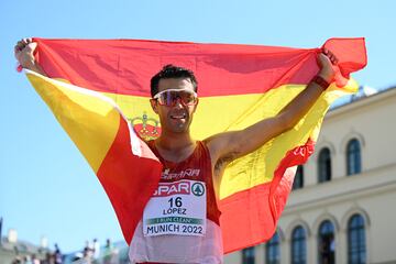 El murciano Miguel ?ngel L¨®pez (34 a?os) ha conseguido el oro en los 35 km marcha en el Europeo disputado en la capital alemana.