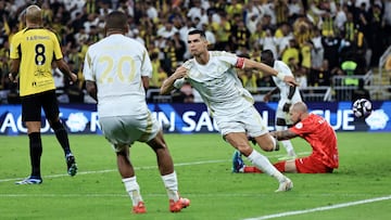 El máximo goleador en la historia del fútbol, Cristiano Ronaldo, termina el 2024 con 43 anotaciones y ya suma 916 en total.