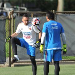Ospina hace fuerza por James en la final de la Champions