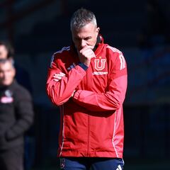 Gustavo Álvarez sorprende y toma una decisión con los seleccionados de la U