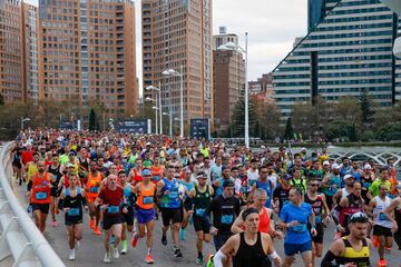 La 42ª Maratón Valencia Trinidad Alfonso congregó en sus calles a 30.000 corredores de 124 nacionalidades. 