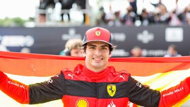NORTHAMPTON, ENGLAND - JULY 03: Carlos Sainz of Ferrari and Spain after winning during the F1 Grand Prix of Great Britain at Silverstone on July 03, 2022 in Northampton, England. (Photo by Peter Fox/Getty Images)