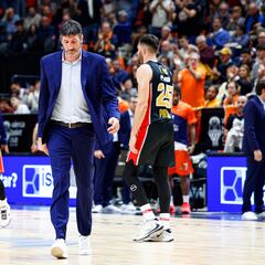 El Olympiacos gana en su jardín