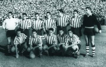 Formación del Athletic Club en la Copa de Europa de 1957. Arriba: Lezama, Orue, Mauri, Maguregui, Garay, Arteche y Carmelo. Abajo: Canito, Arieta, Uribe, Marcaida y Gaínza. 
