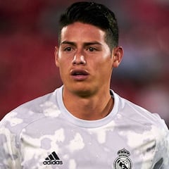 James Rodríguez entrena al margen junto a Gareth Bale