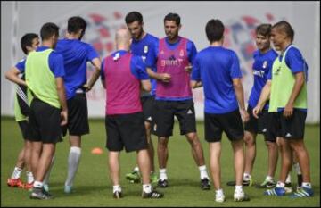 FERNANDO HIERRO exfutbolista y entrenador ha firmado con el Real Oviedo para la temporada 16/17, con otra opcional