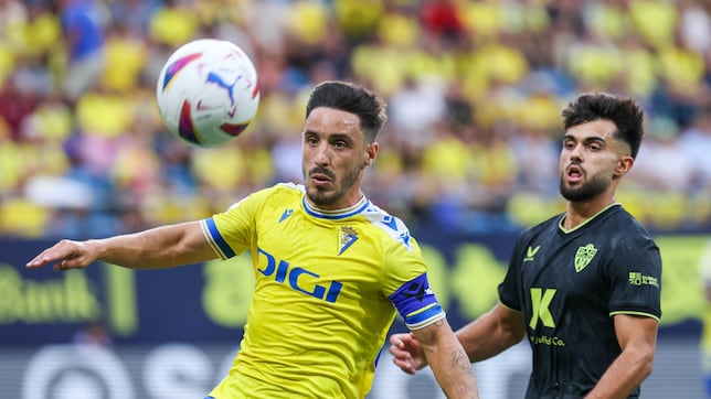 El Almería desafía su historia reciente en Cádiz