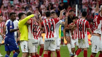 09.09.2024 PARTIDO 2º DIVISION
ESTADIO EL MOLINON SPORTING-REAL OVIEDO HASSAN JUNTO A SUS ANTIGUOS COMPAÑEROS CELEBRANDO LA VICTORIA EL PASADO PARTIDO