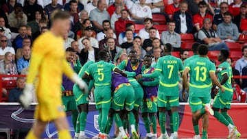 NOTTINGHAM (United Kingdom), 10/06/2025.- Senegal players celebrate scoring the 1-2 goal during the international friendly match between England and Senegal in Nottingham, Britain, 10 June 2025. (Futbol, Amistoso, Reino Unido) EFE/EPA/ADAM VAUGHAN