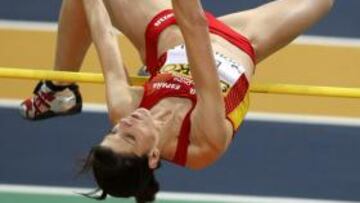 <b>FINAL DE ALTURA. </b>Ruth Beitia saltó ayer 1,92 metros, marca suficiente para acceder a la final.