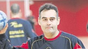 <b>A PUNTO. </b>Pastor y sus jugadores, a punto de debutar en el Europeo.