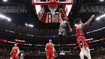 Jan 12, 2022; Chicago, Illinois, USA; Brooklyn Nets forward Kevin Durant (7) goes to the basket against the Chicago Bulls during the first half at United Center. Mandatory Credit: Kamil Krzaczynski-USA TODAY Sports
