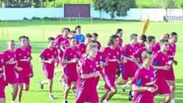 <b>VUELTA AL TAJO. </b>El Murcia volvió a ejercitarse en Cobatillas.