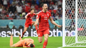 Gareth Bale celebra el gol de Gales en empate 1-1 frente a Estados Unidos.