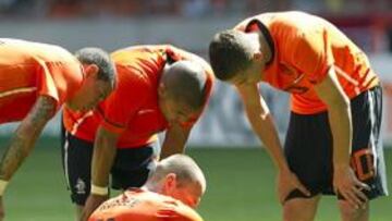<b>DURA BAJA. </b>Robben, en el momento de la lesión ante Hungría.