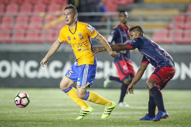 El paraguayo anotó tres goles para Tigres en 2016, desde entonces ha jugado en Sudamérica 


