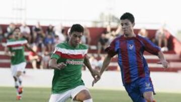 Igor Martínez padece "una rotura miofascial leve en el adductor de
la pierna derecha" y es baja para Bielsa.