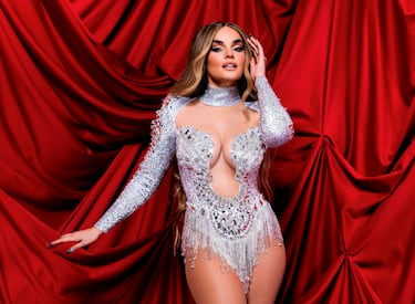 Cantante sevillana que saltó a la fama con "El baile del gorila", regresa con una canción que celebra la fuerza femenina y su evolución artística.