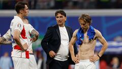 Ante Budimir, Zlatko Dalic y Luka Modric, abatidos tras el empate final. El empate ante Italia deja a Croacia al borde de la eliminación.