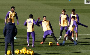 Ancelotti, de Figueroa: “Montar esto por un gesto del árbitro...”