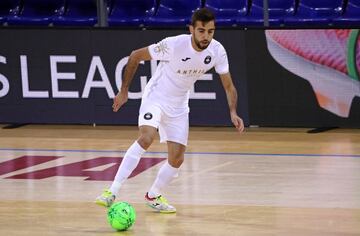 Marruecos es una de las selecciones que m¨¢s auge ha experimentado entre el anterior Mundial de 2016 y el de este a?o en Lituania. Es la tercera vez que participan en una fase final, y de manera consecutiva, pero nunca superaron la fase de grupos, y en esta edici¨®n aspiran a romper esa barrera. La selecci¨®n africana cuenta con jugadores destacados en Espa?a como Hamza, que cambi¨® Palma por Levante este verano. Uno de sus referentes es Bilal Bakkali. Esta temporada milit¨® en las filas del ACCS Par¨ªs, compartiendo vestuario con Ricardinho y Ortiz... y pese a estar rodeado de tantas estrellas, logr¨® estar en el quinteto ideal de la Liga francesa y ser uno de los m¨¢ximos artilleros. Marruecos lleva a?os con fuerte inversi¨®n econ¨®mica en el f¨²tbol sala y ahora llega un momento clave para el devenir de este deporte, y su auge, en el pa¨ªs.