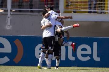 Colo Colo celebra un gol en Calama ante Cobreloa.